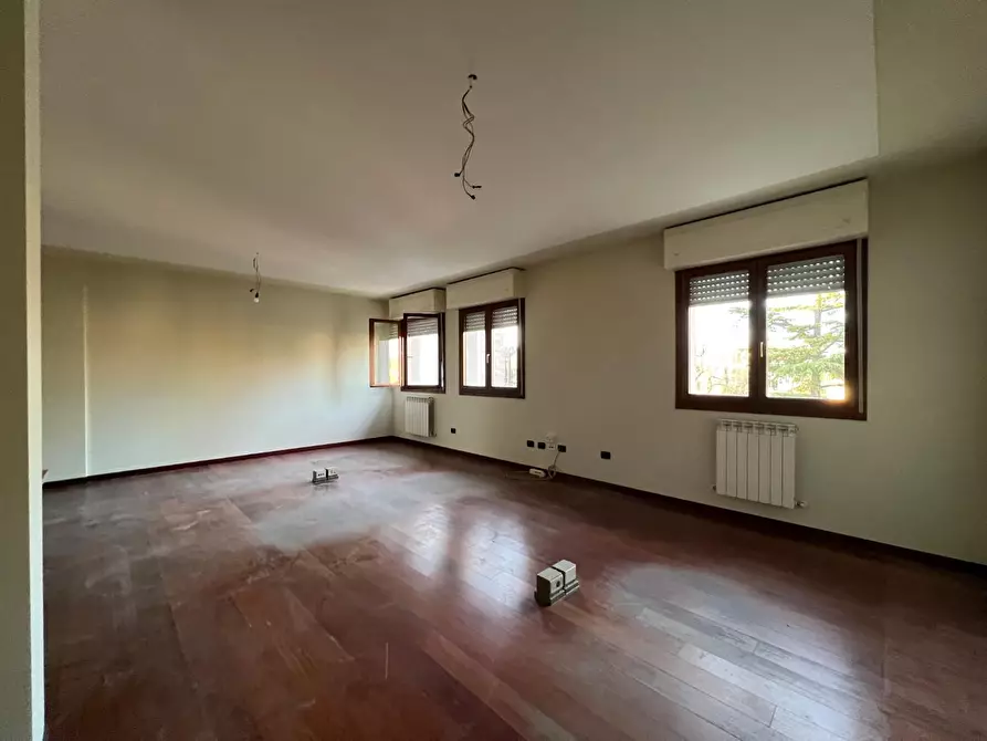 Immagine 10 di Ufficio in vendita  a Vinci