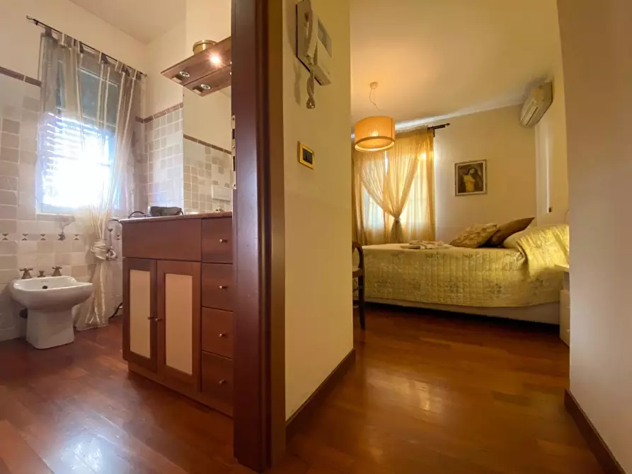 Immagine 13 di Villa in vendita  a Sarzana