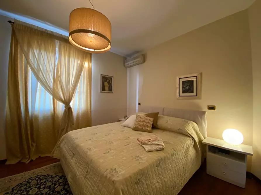 Immagine 9 di Villa in vendita  a Sarzana