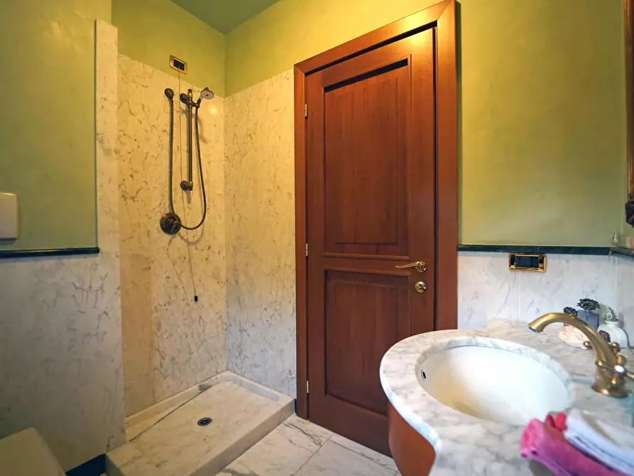 Immagine 39 di Villa in vendita  a Sarzana