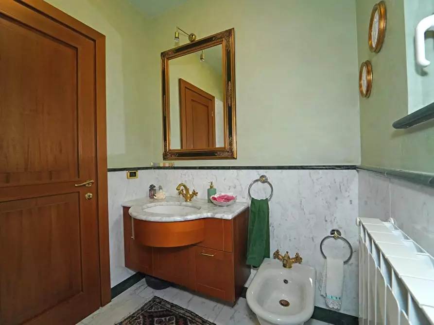 Immagine 38 di Villa in vendita  a Sarzana