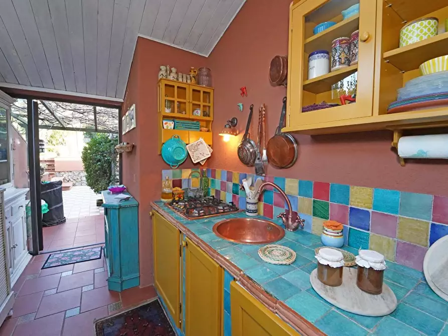 Immagine 36 di Villa in vendita  a Sarzana