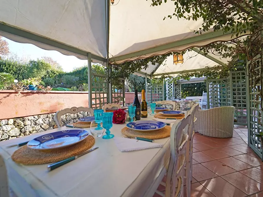 Immagine 31 di Villa in vendita  a Sarzana