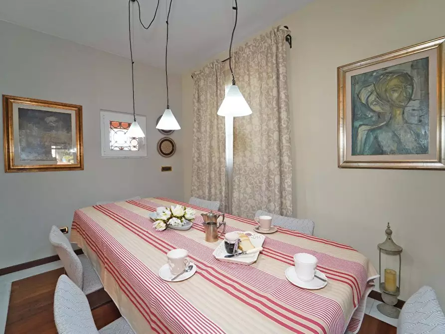 Immagine 34 di Villa in vendita  a Sarzana