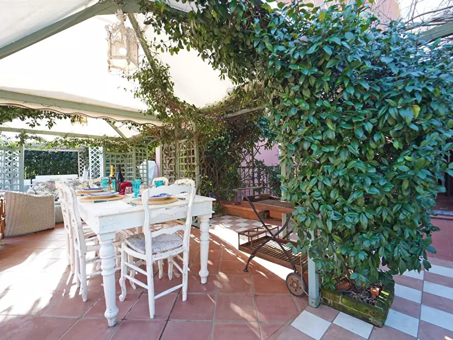 Immagine 28 di Villa in vendita  a Sarzana