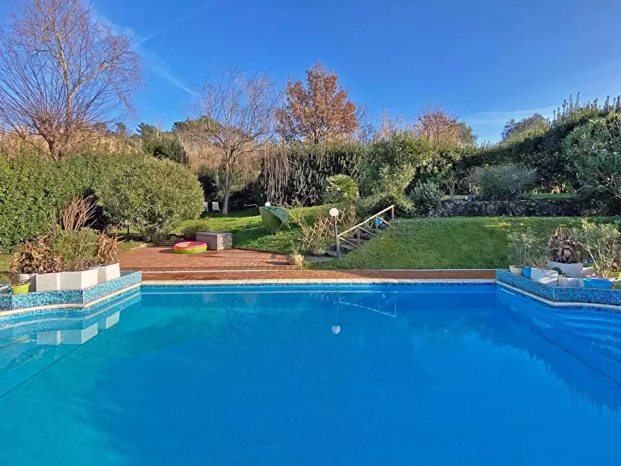 Immagine 27 di Villa in vendita  a Sarzana