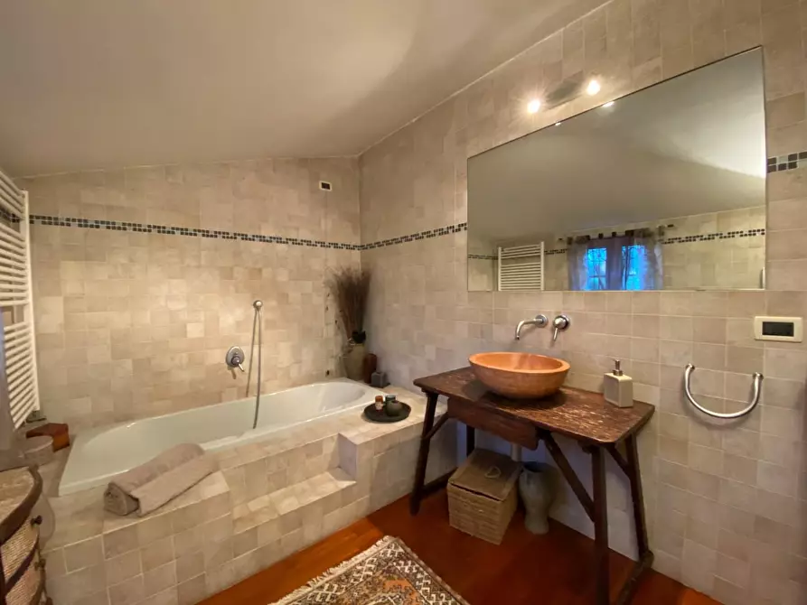 Immagine 19 di Villa in vendita  a Sarzana