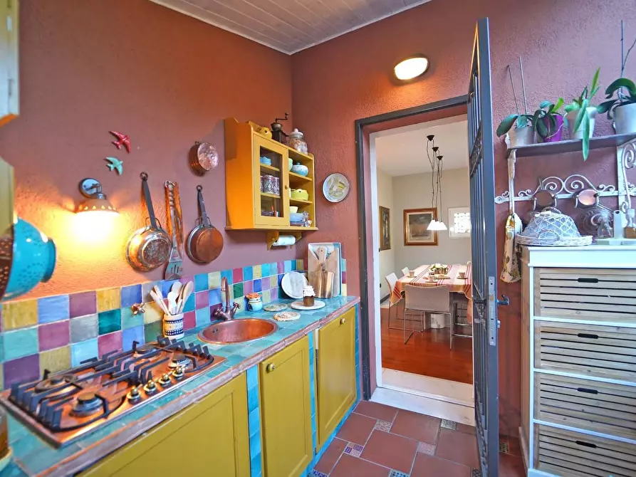 Immagine 37 di Villa in vendita  a Sarzana