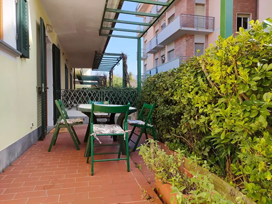Immagine 4 di Appartamento in affitto  a Massa