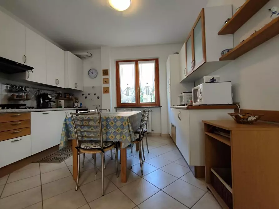 Immagine 7 di Appartamento in affitto  a Massa