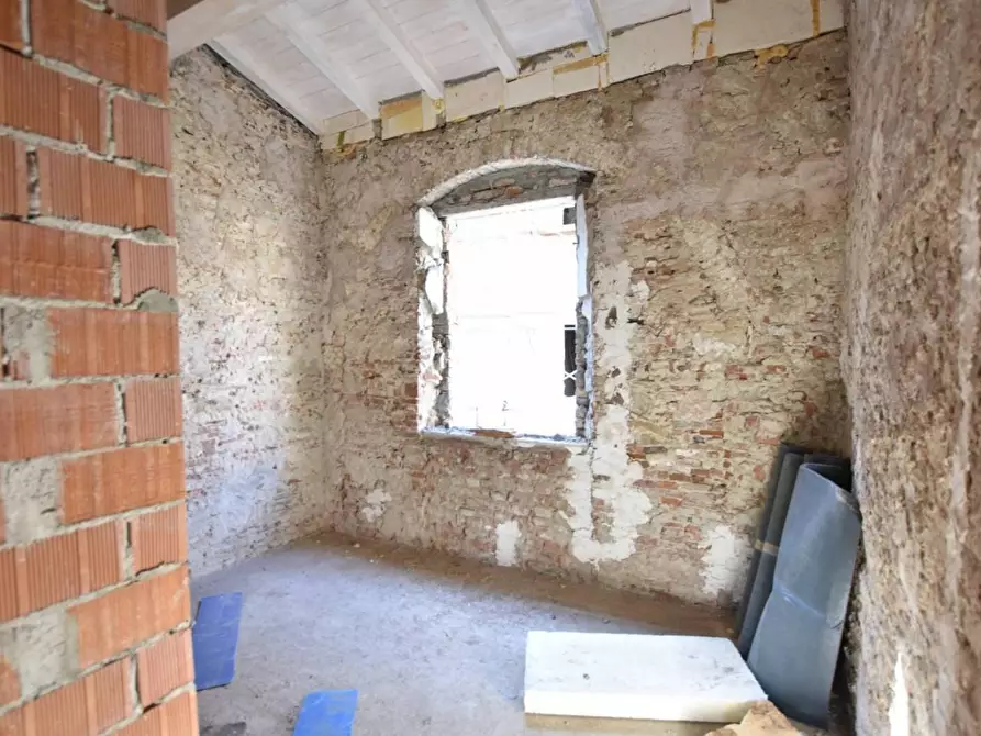 Immagine 11 di Appartamento in vendita  a Pisa