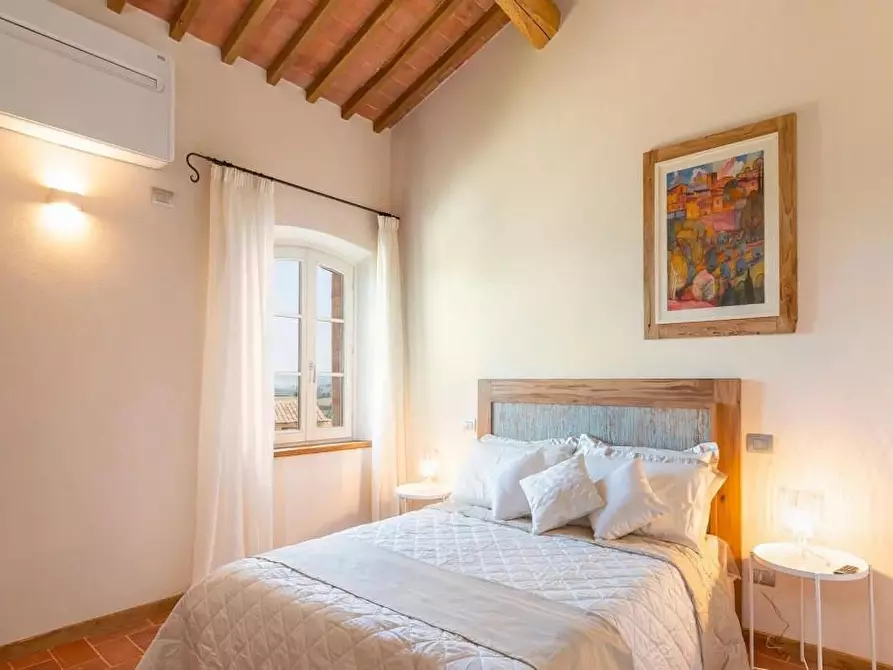 Immagine 12 di Appartamento in vendita  a San Gimignano