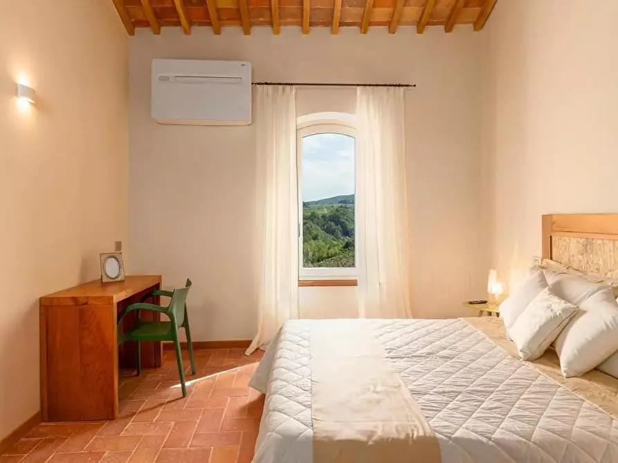 Immagine 11 di Appartamento in vendita  a San Gimignano