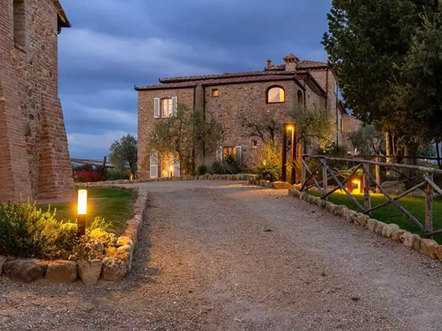 Immagine 17 di Appartamento in vendita  a San Gimignano