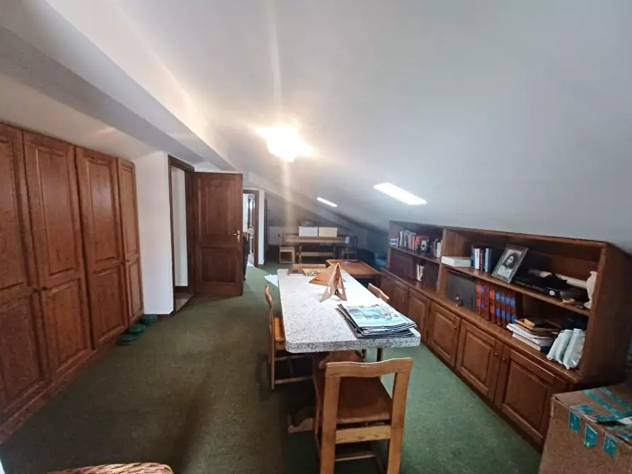 Immagine 39 di Villa in vendita  a Carrara