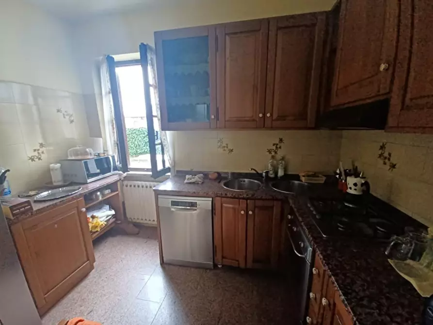 Immagine 9 di Villa in vendita  a Carrara