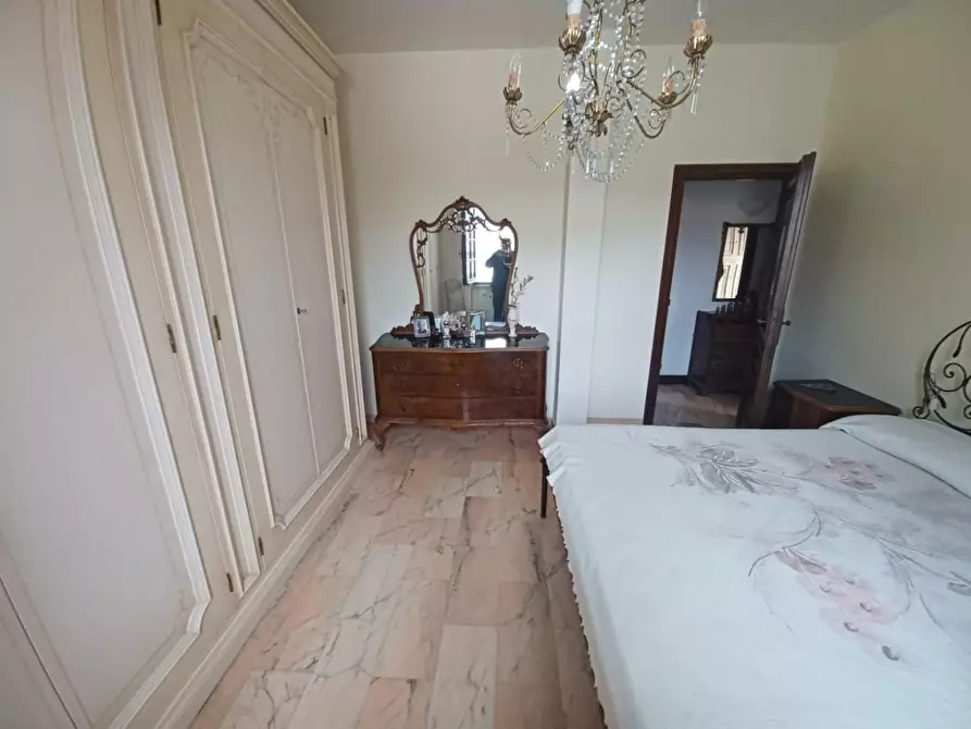 Immagine 19 di Villa in vendita  a Carrara