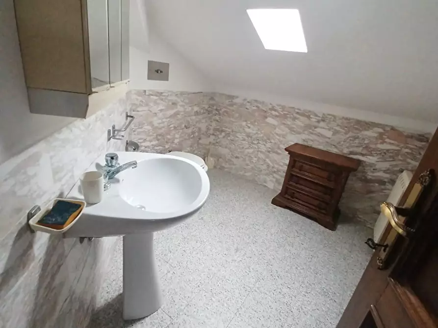 Immagine 41 di Villa in vendita  a Carrara