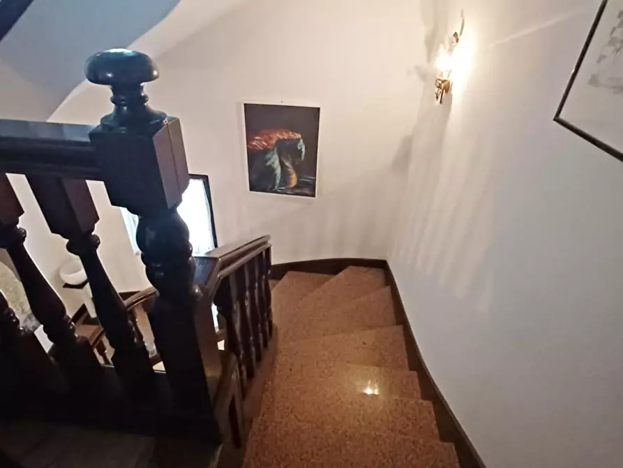 Immagine 13 di Villa in vendita  a Carrara