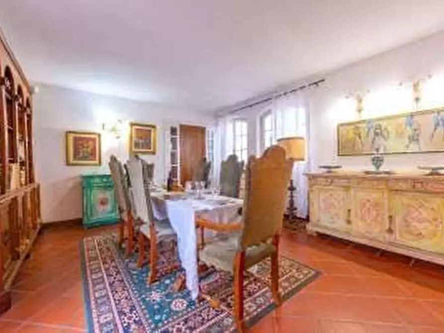 Immagine 9 di Villa in vendita  a Pietrasanta