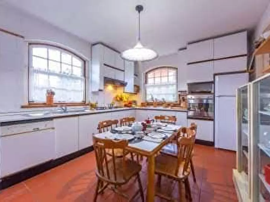 Immagine 3 di Villa in vendita  a Pietrasanta