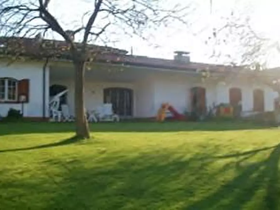 Immagine 32 di Villa in vendita  a Pietrasanta