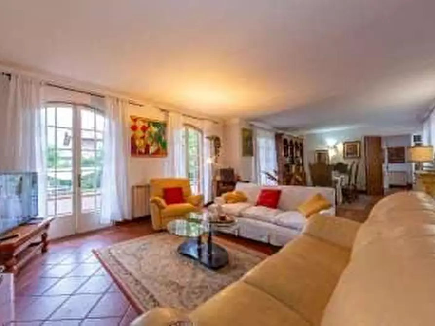 Immagine 7 di Villa in vendita  a Pietrasanta