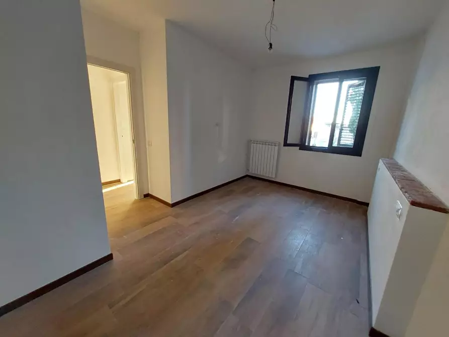 Immagine 14 di Appartamento in vendita  a Pontedera
