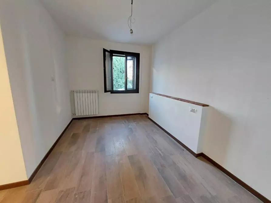 Immagine 13 di Appartamento in vendita  a Pontedera