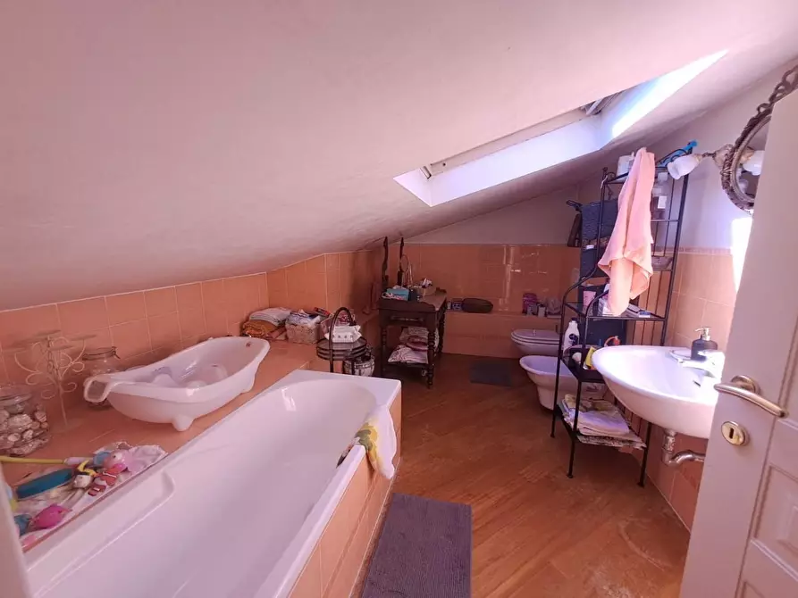 Immagine 26 di Casa indipendente in vendita  a Massa