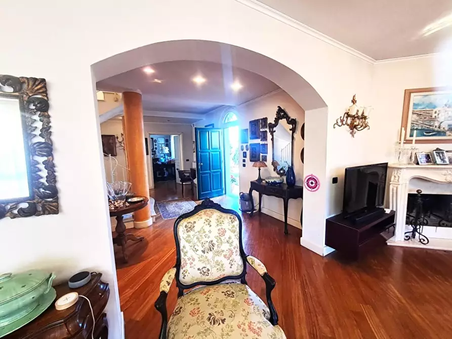 Immagine 11 di Casa indipendente in vendita  a Massa