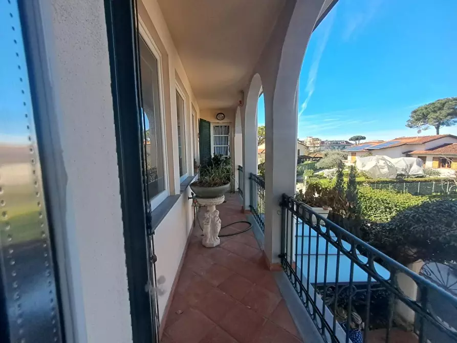 Immagine 22 di Casa indipendente in vendita  a Massa