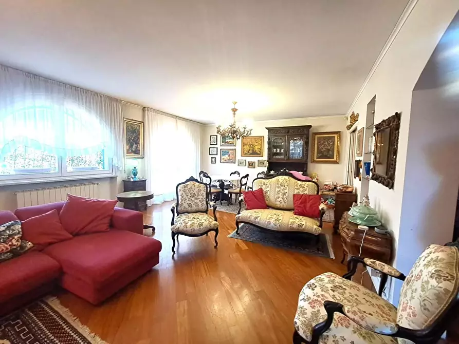 Immagine 4 di Casa indipendente in vendita  a Massa