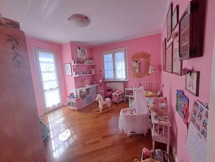 Immagine 17 di Casa indipendente in vendita  a Massa