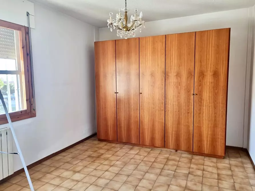 Immagine 11 di Appartamento in vendita  a Massa