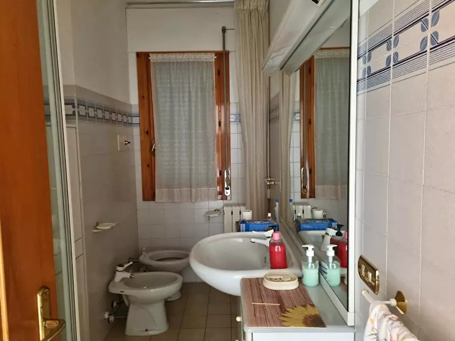 Immagine 12 di Appartamento in vendita  a Massa