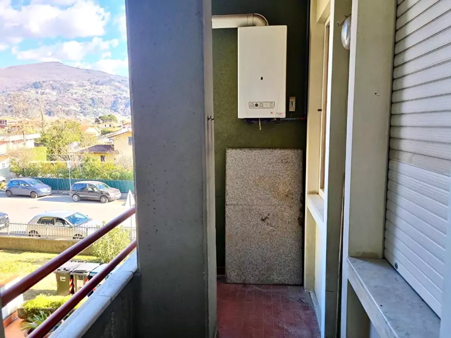 Immagine 3 di Appartamento in vendita  a Massa