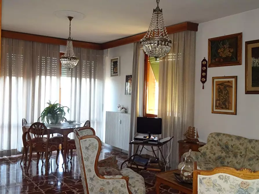 Immagine 2 di Mansarda in vendita  a Cascina