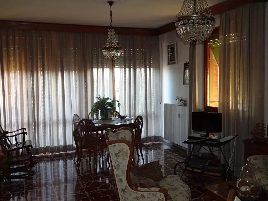 Immagine 9 di Mansarda in vendita  a Cascina