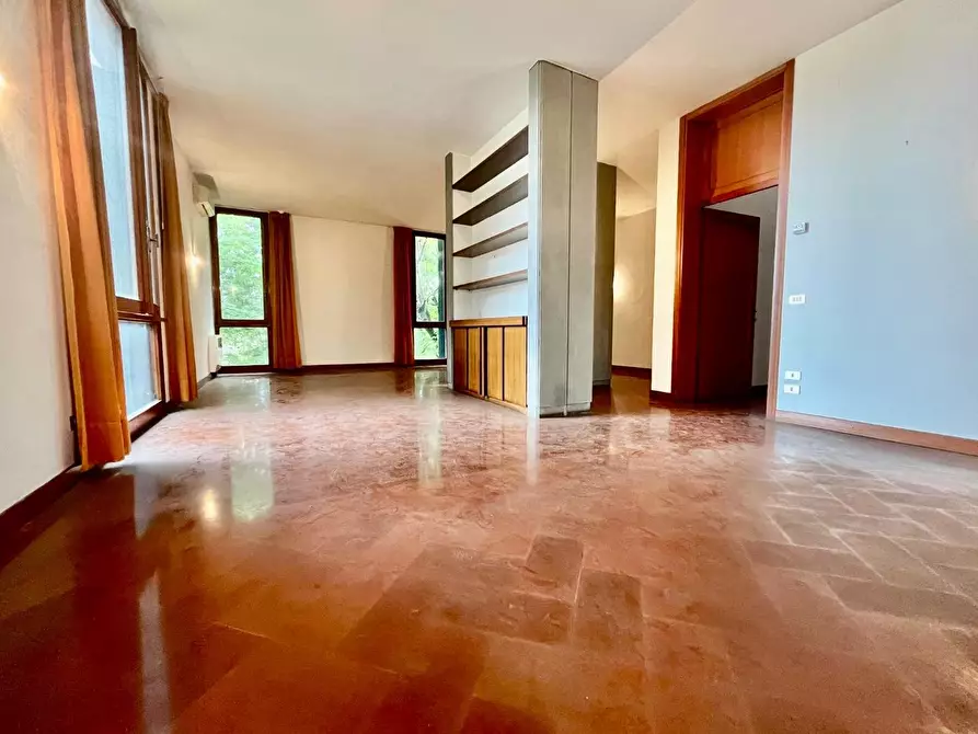 Immagine 1 di Villa in vendita  a San Miniato