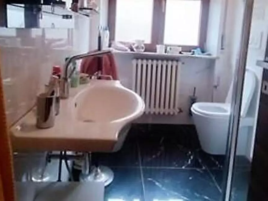 Immagine 9 di Appartamento in vendita  a Siena