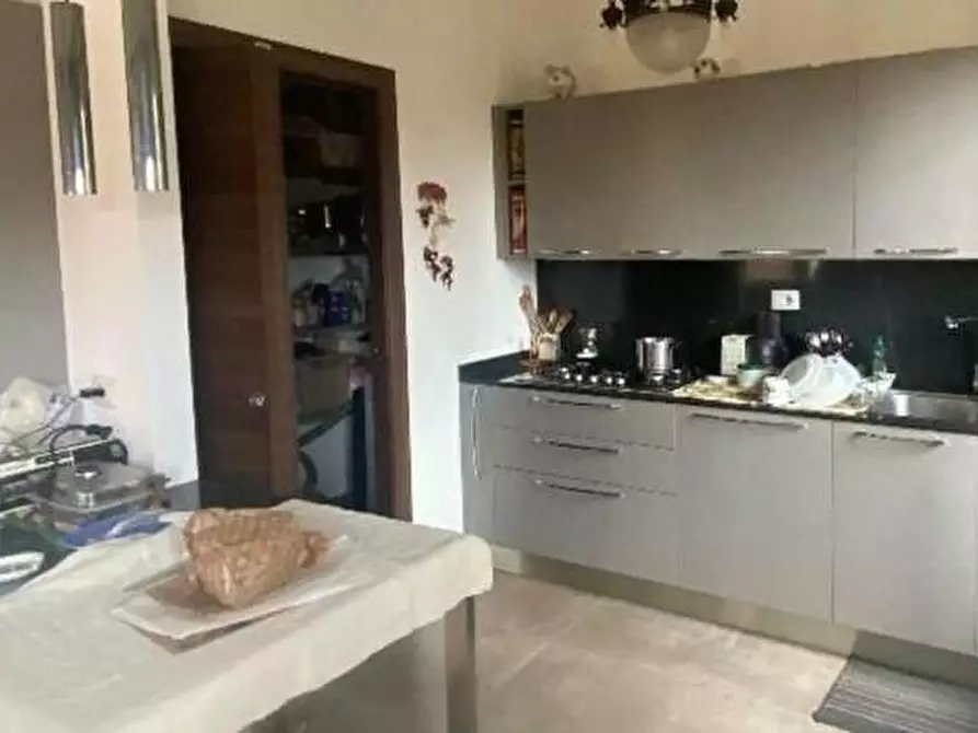 Immagine 4 di Appartamento in vendita  a Siena