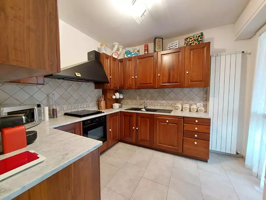 Immagine 11 di Mansarda in vendita  a Pontedera