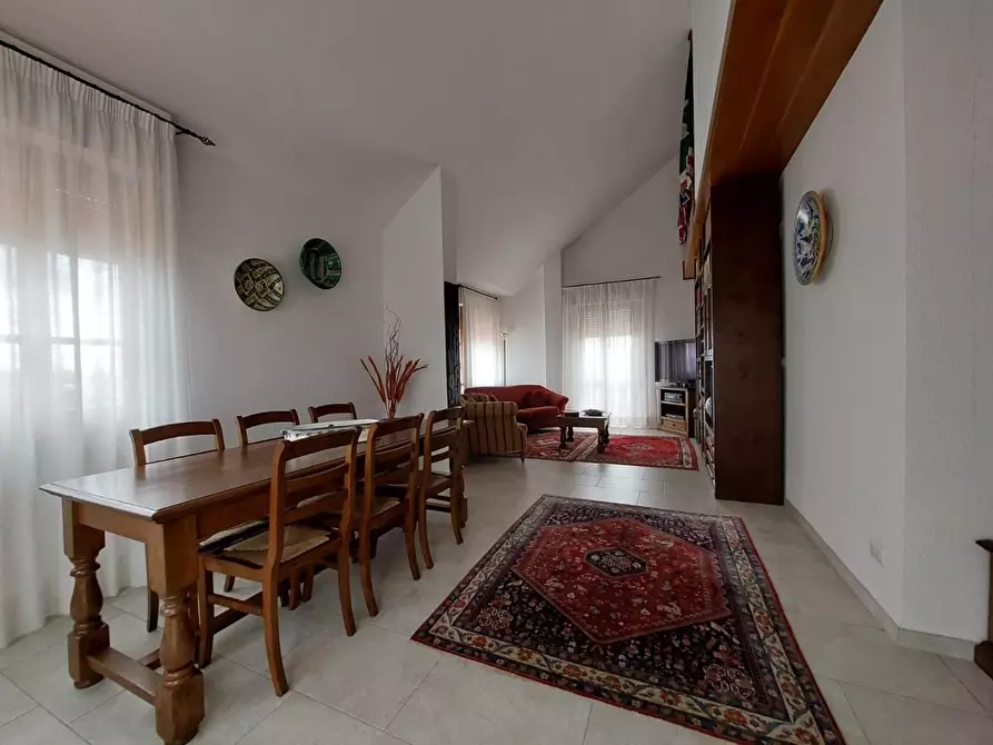 Immagine 2 di Mansarda in vendita  a Pontedera