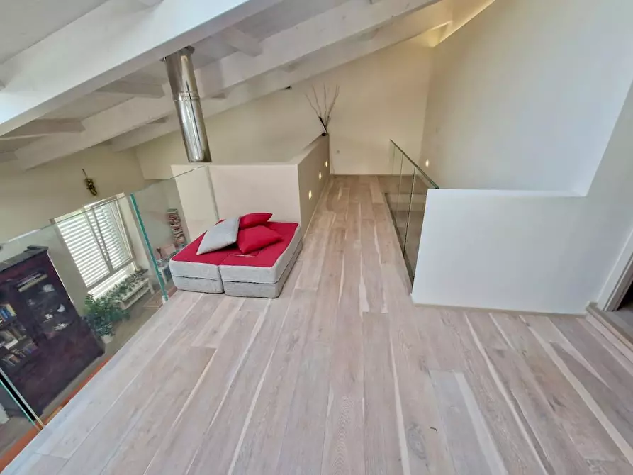 Immagine 15 di Villa in vendita  a Pisa