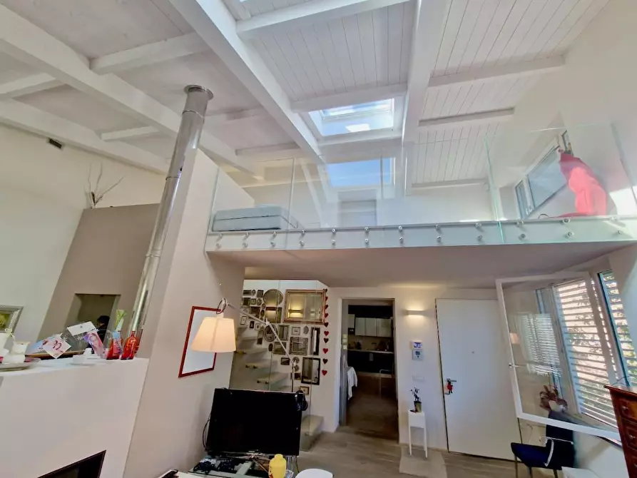 Immagine 4 di Villa in vendita  a Pisa