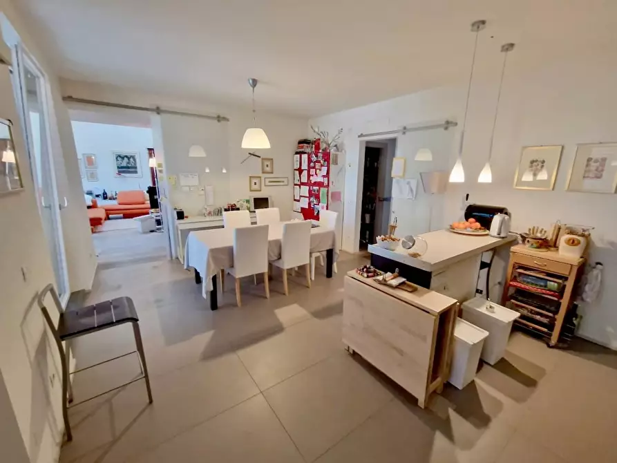 Immagine 9 di Villa in vendita  a Pisa