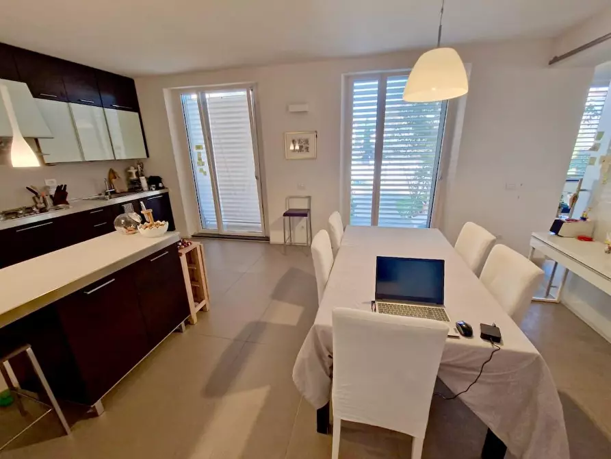 Immagine 11 di Villa in vendita  a Pisa