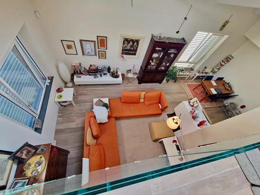 Immagine 2 di Villa in vendita  a Pisa