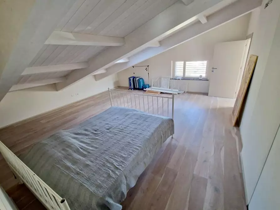 Immagine 14 di Villa in vendita  a Pisa